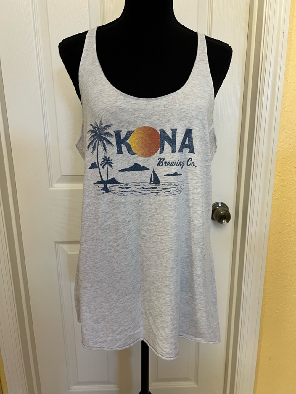 Women's Light Gray Graphic Tank Top